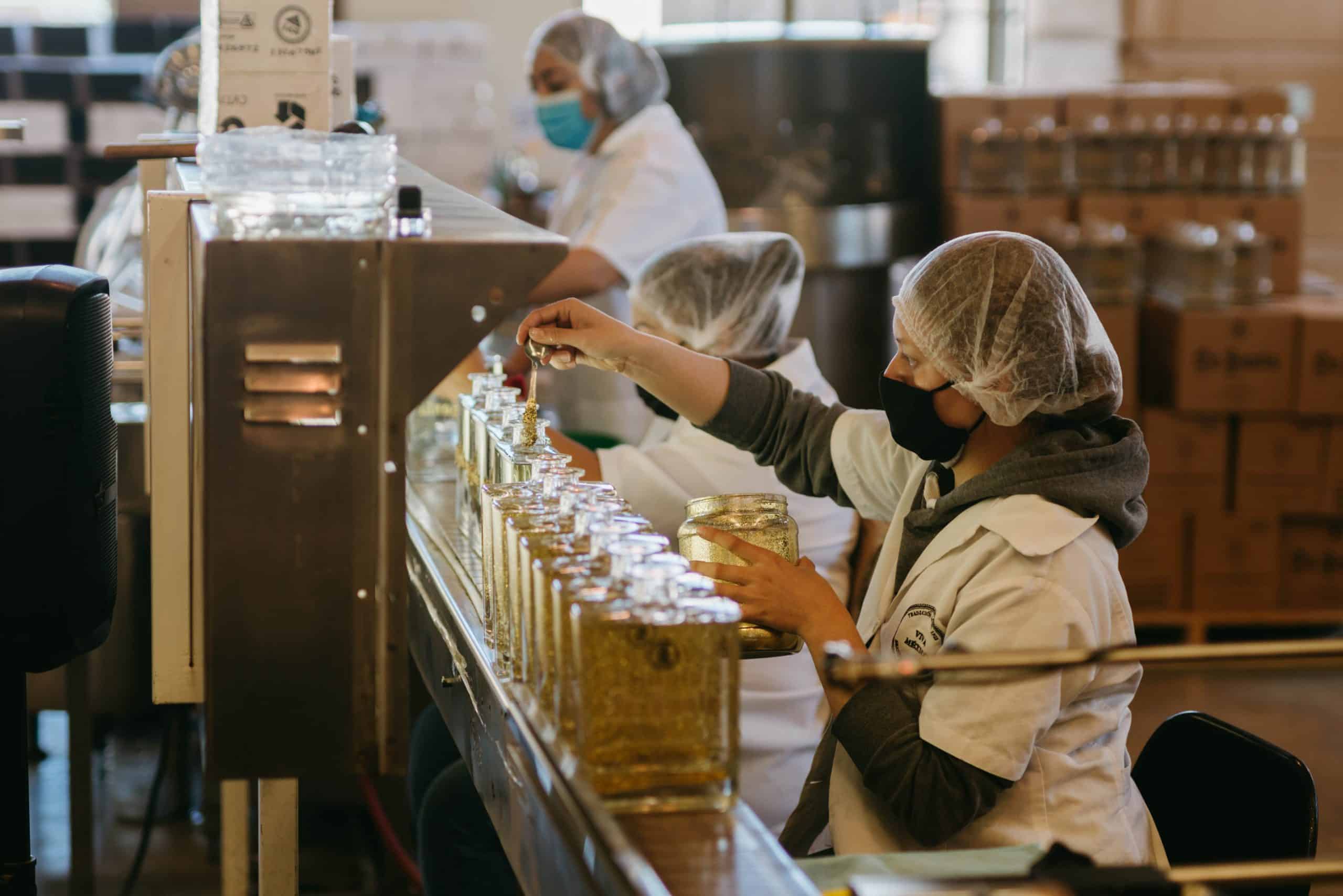 產業移工｜烘培坎蒸食品製造業約千家 5月中旬將工安勞檢示意圖