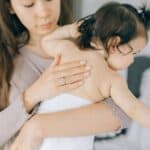 外勞陪伴母親哺乳親子時光出國工作專業服務.