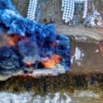 燃燒火災現場，消防車緊急滅火，展現專業外勞集團支援安全保障的重要性.