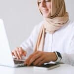 高喊圖片：專業外勞招聘與管理服務，助企業拓展國際人才資源.