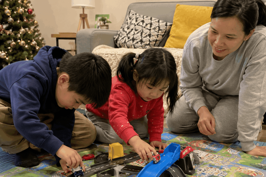 請外籍幫傭或保姆來照顧孩子比較:優缺點與費用多少 解析該選保母還是外籍幫傭照顧小孩